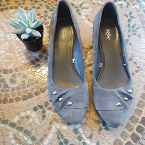 Grey Low Heel Dress Shoe